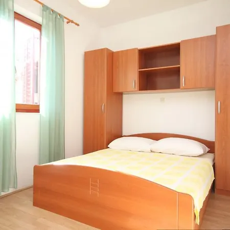 Kraj 8247d *